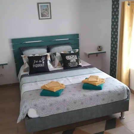 La Salamandre Bed & Breakfast Le Busseau